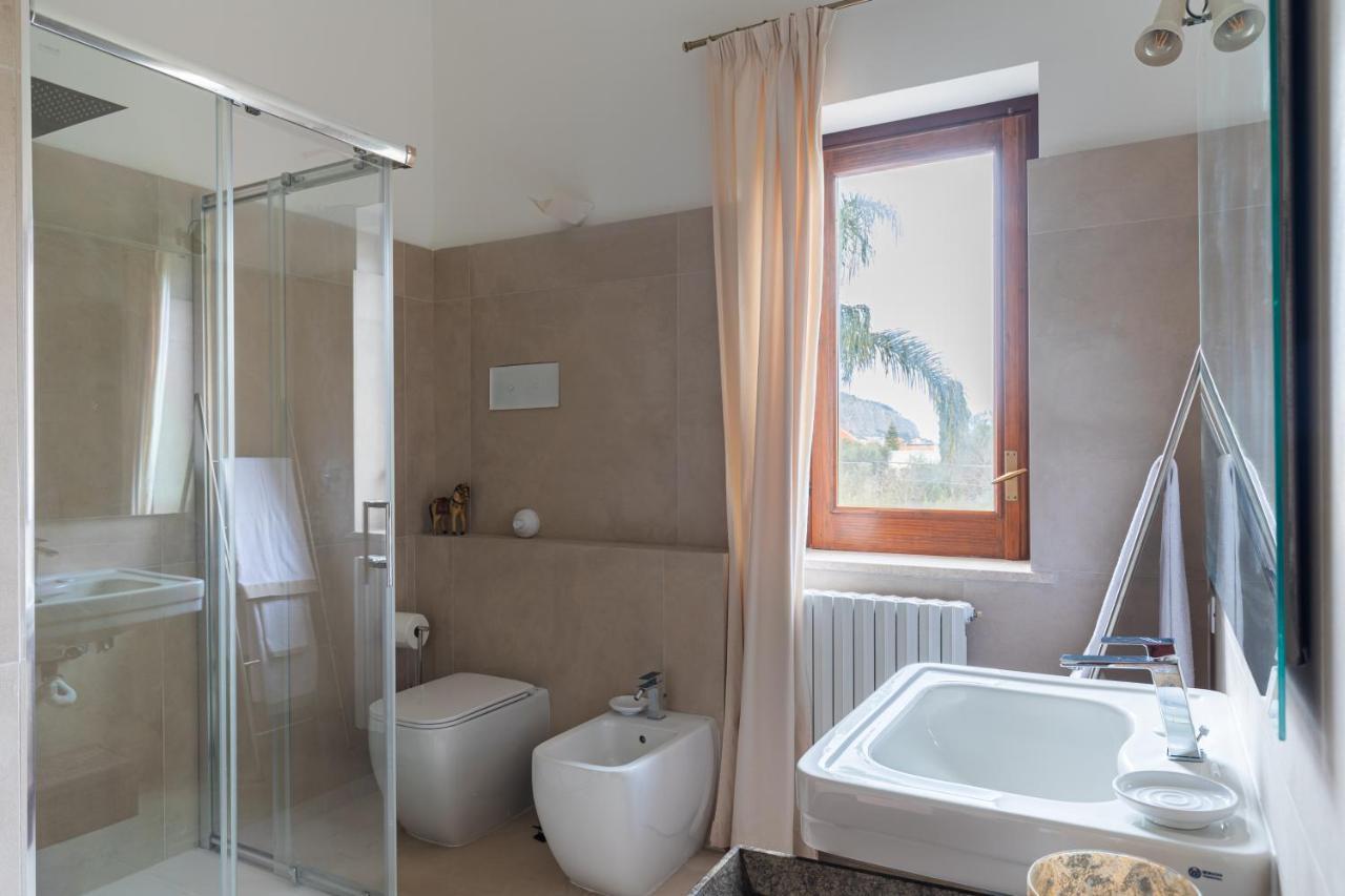 Domus Orestea Luxury Suites ปาแลร์โม ภายนอก รูปภาพ