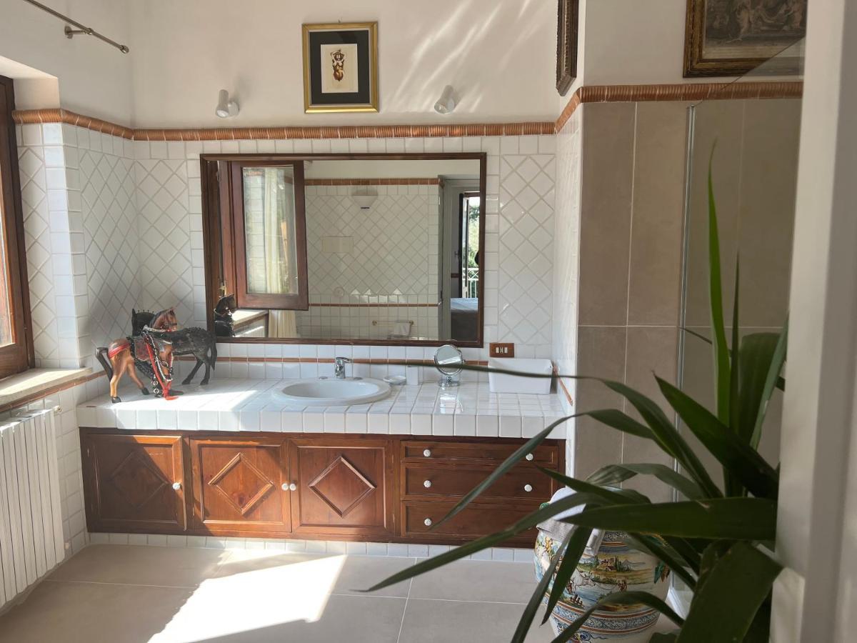 Domus Orestea Luxury Suites ปาแลร์โม ภายนอก รูปภาพ