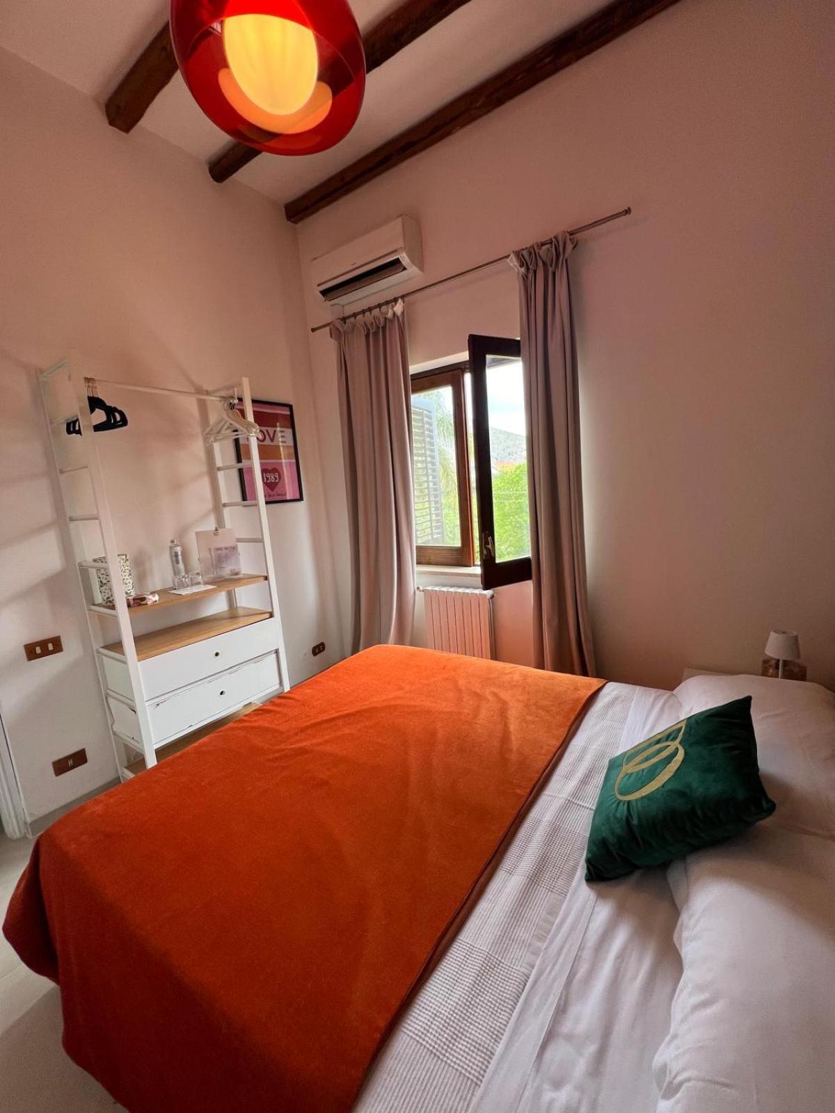 Domus Orestea Luxury Suites ปาแลร์โม ภายนอก รูปภาพ