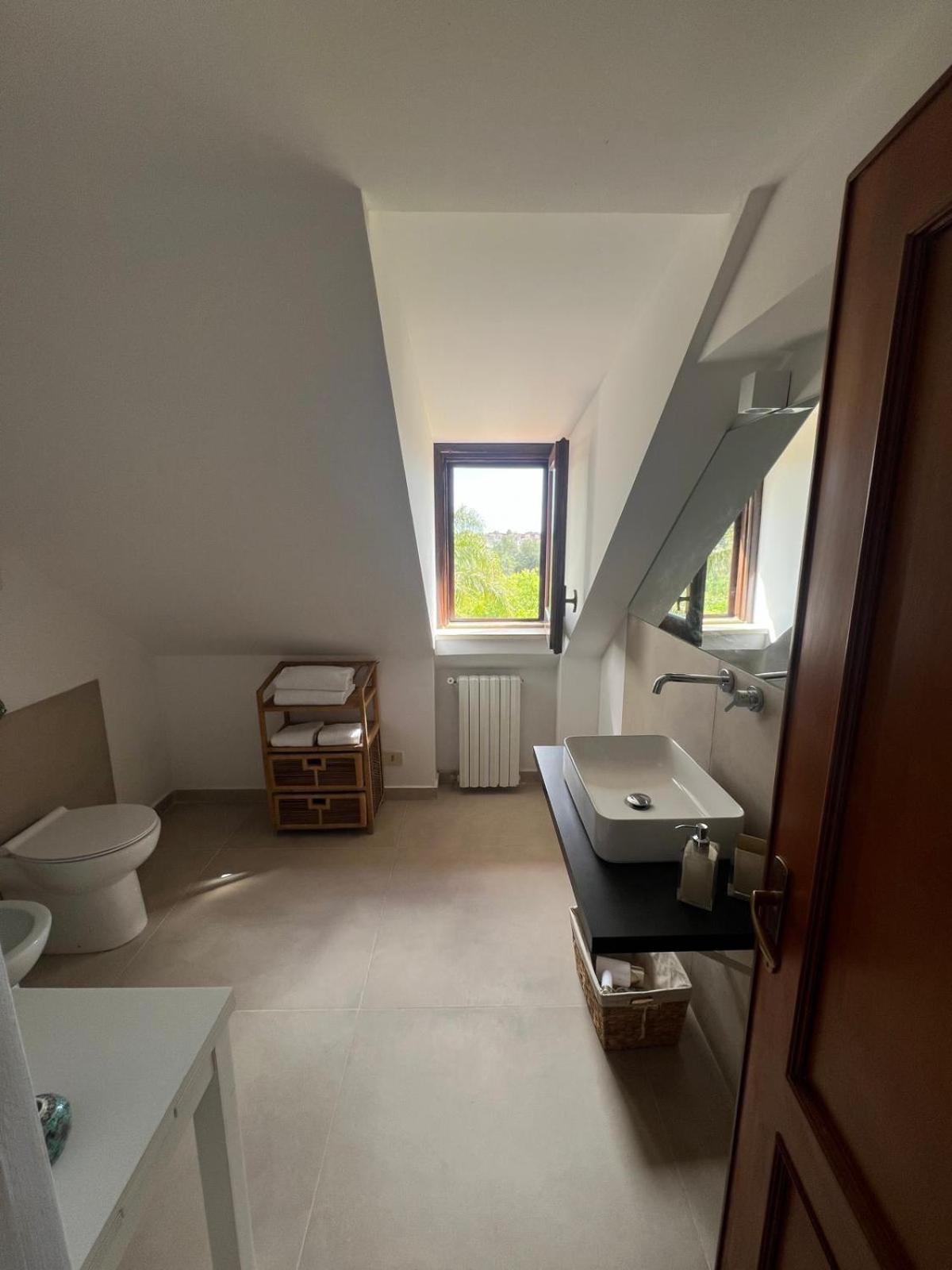 Domus Orestea Luxury Suites ปาแลร์โม ภายนอก รูปภาพ