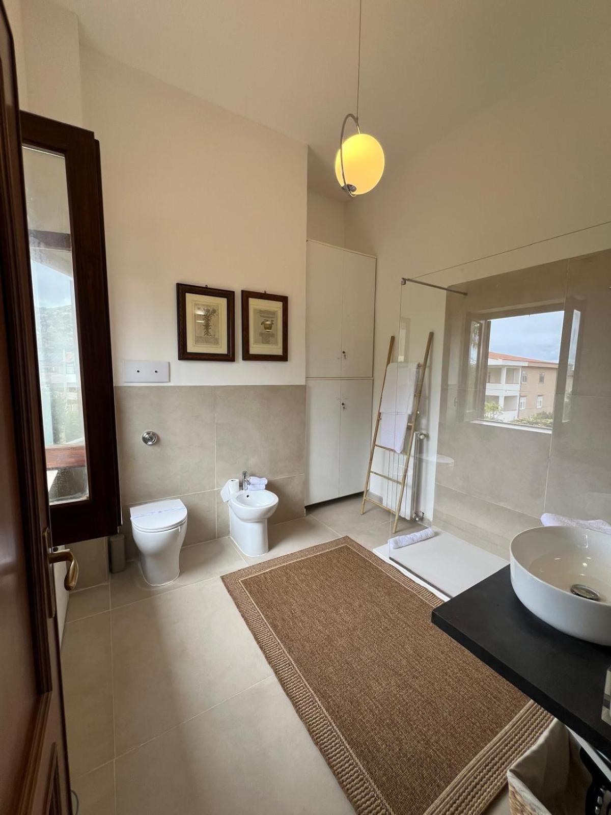 Domus Orestea Luxury Suites ปาแลร์โม ภายนอก รูปภาพ